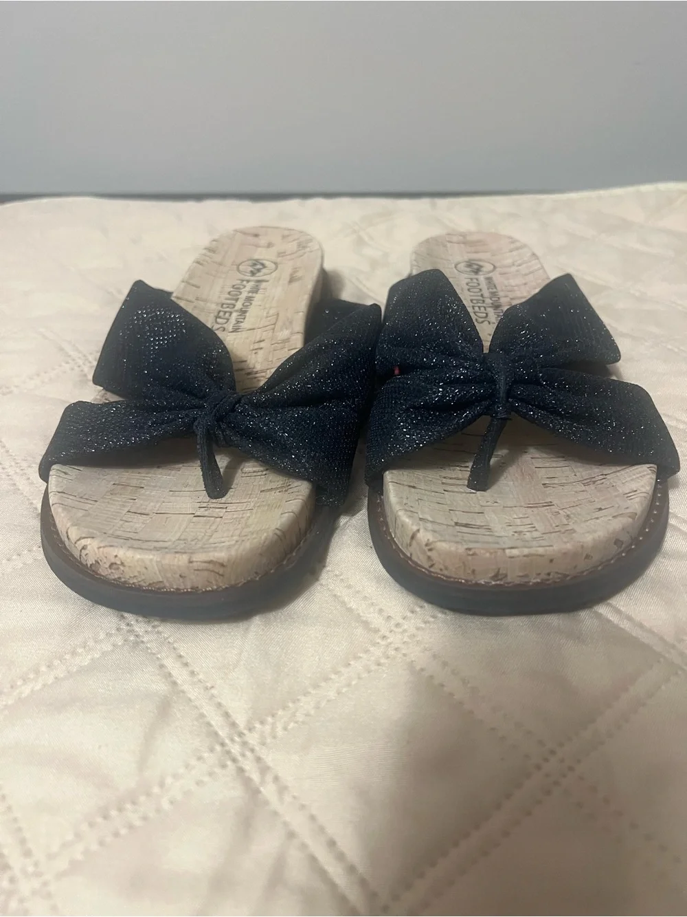 The Mountain Women's Black Glitter Knot Slide Sandals